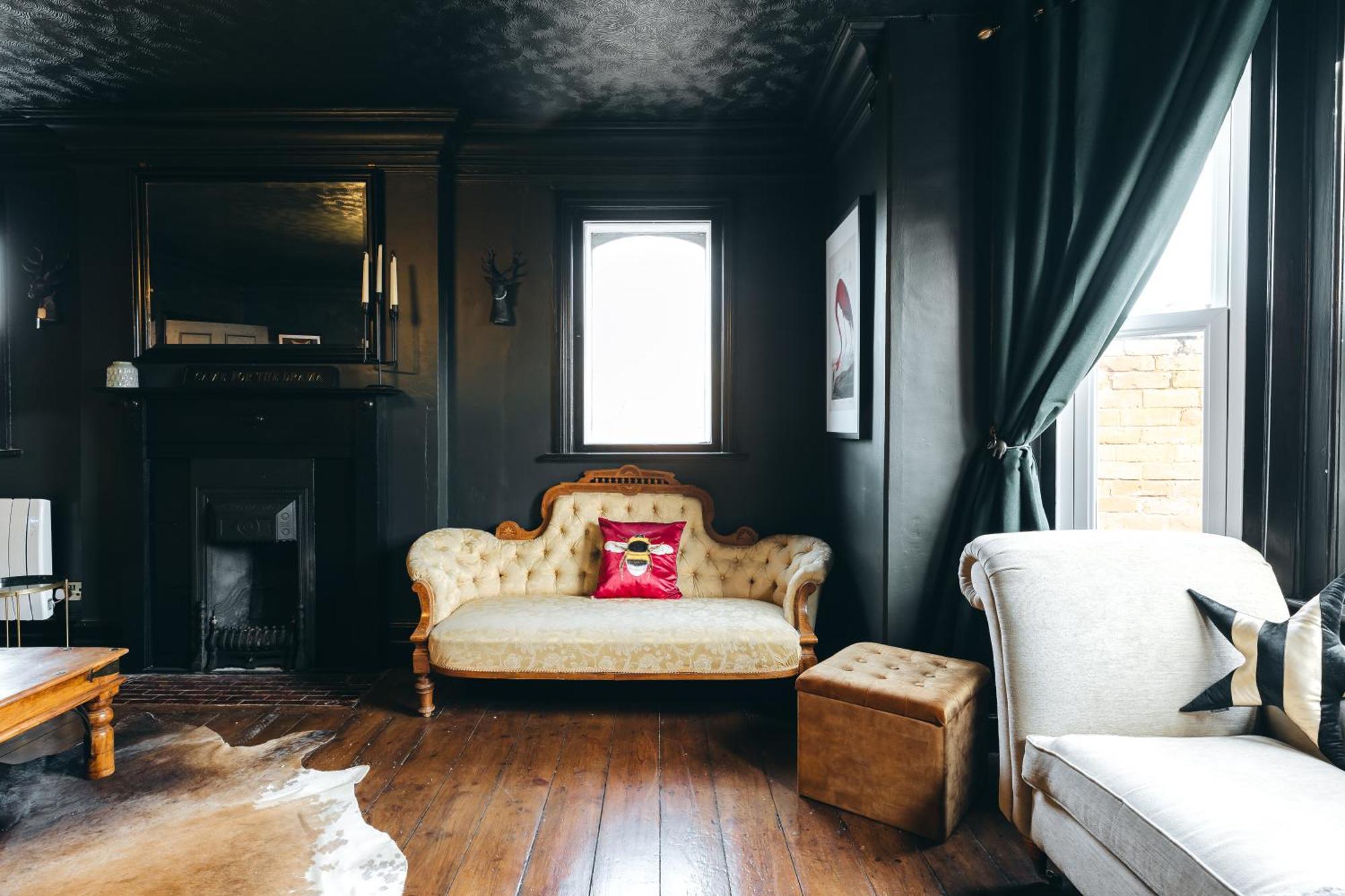 House With A Cinema And Games Room, Sleeps 17 *