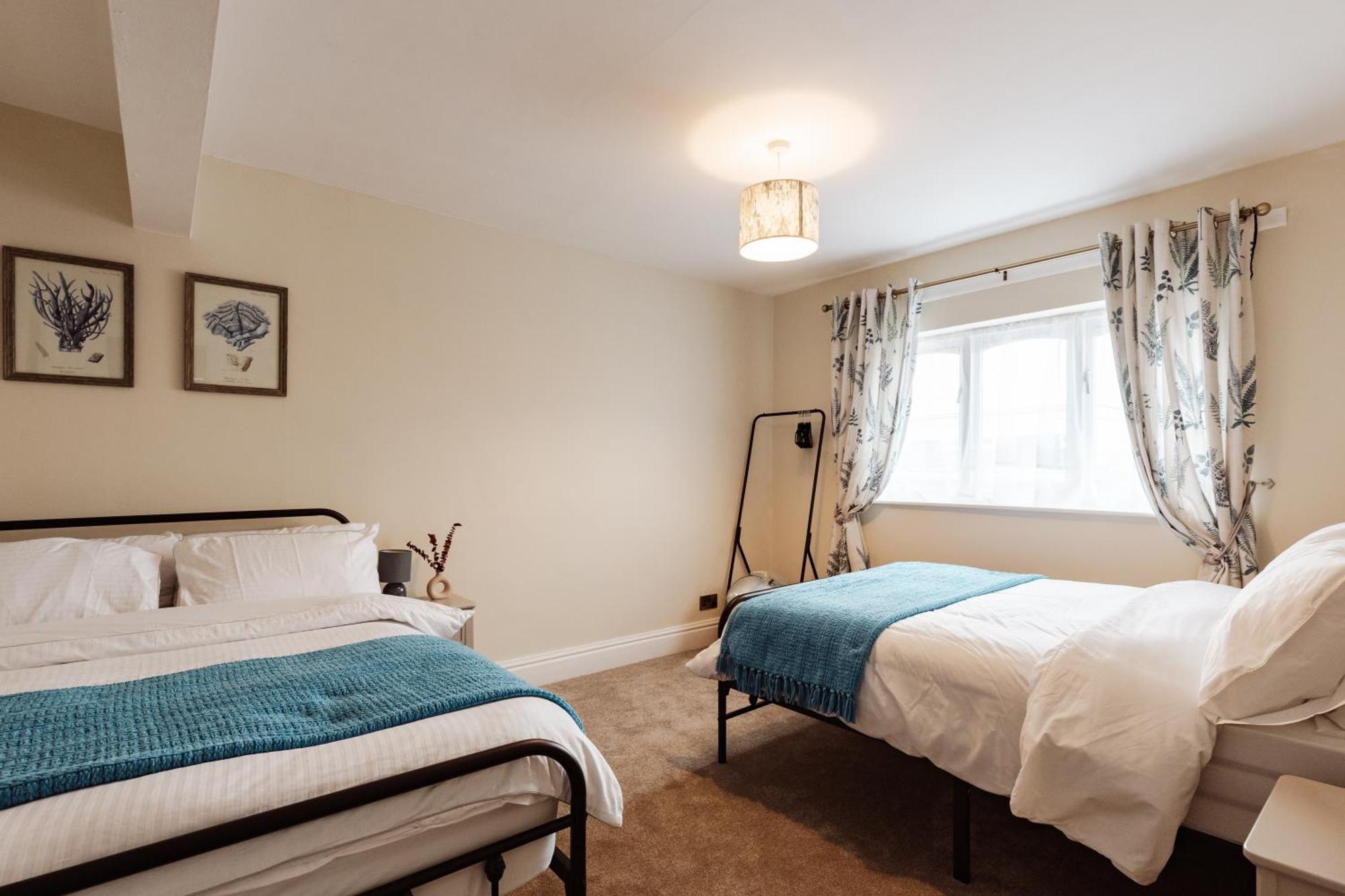House With A Cinema And Games Room, Sleeps 17 Shrewsbury