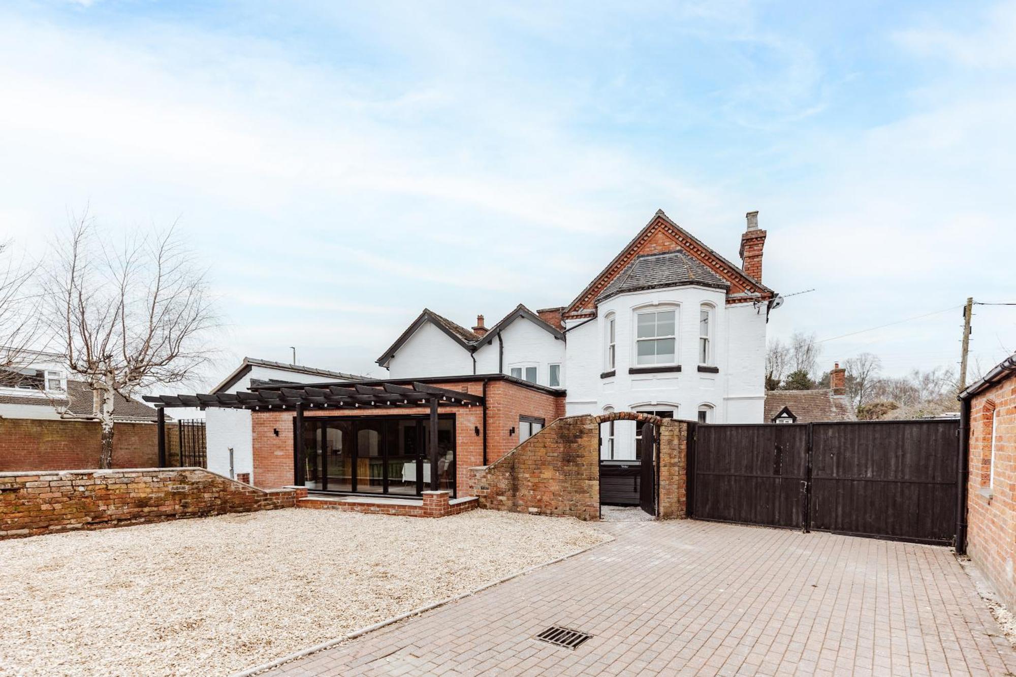 House With A Cinema And Games Room, Sleeps 17 Holiday home