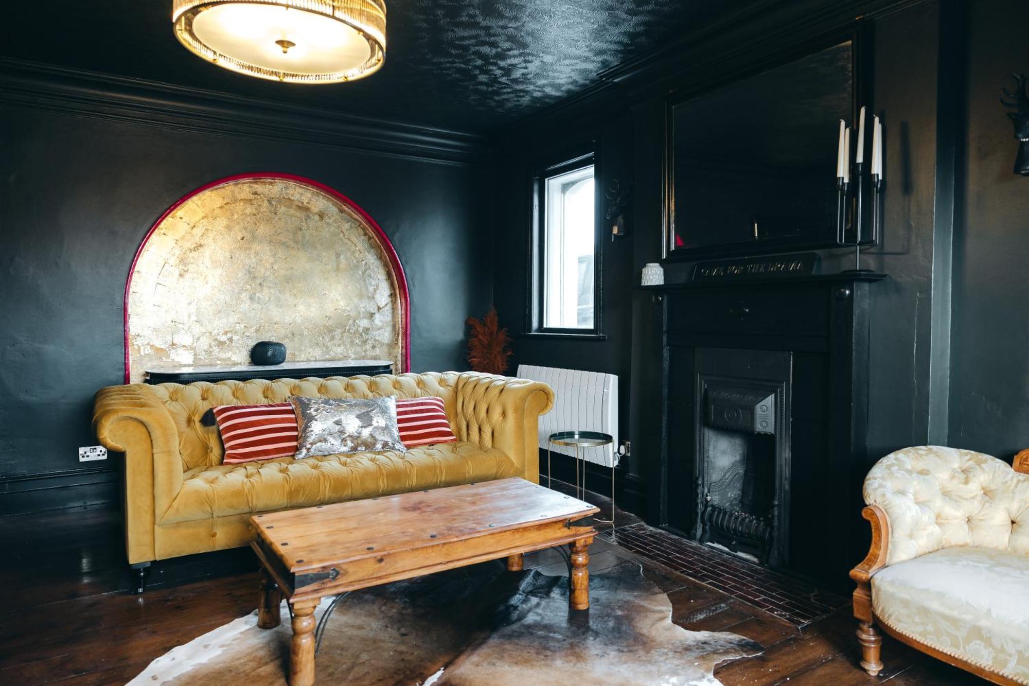 House With A Cinema And Games Room, Sleeps 17 *