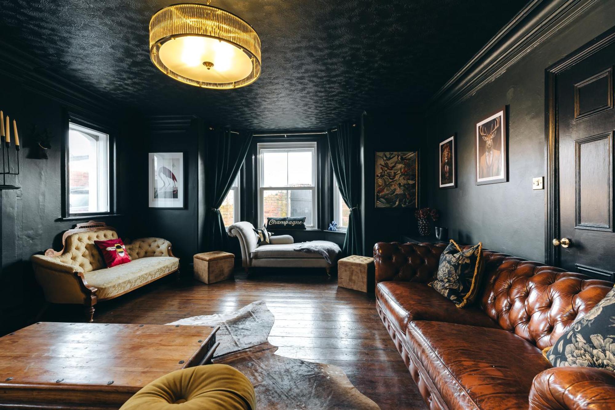 Holiday home House With A Cinema And Games Room, Sleeps 17