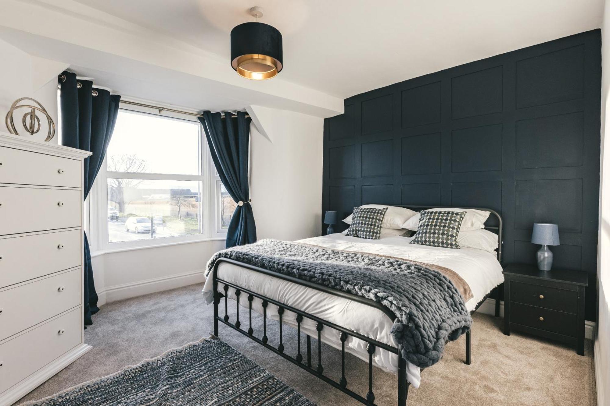 Holiday home House With A Cinema And Games Room, Sleeps 17