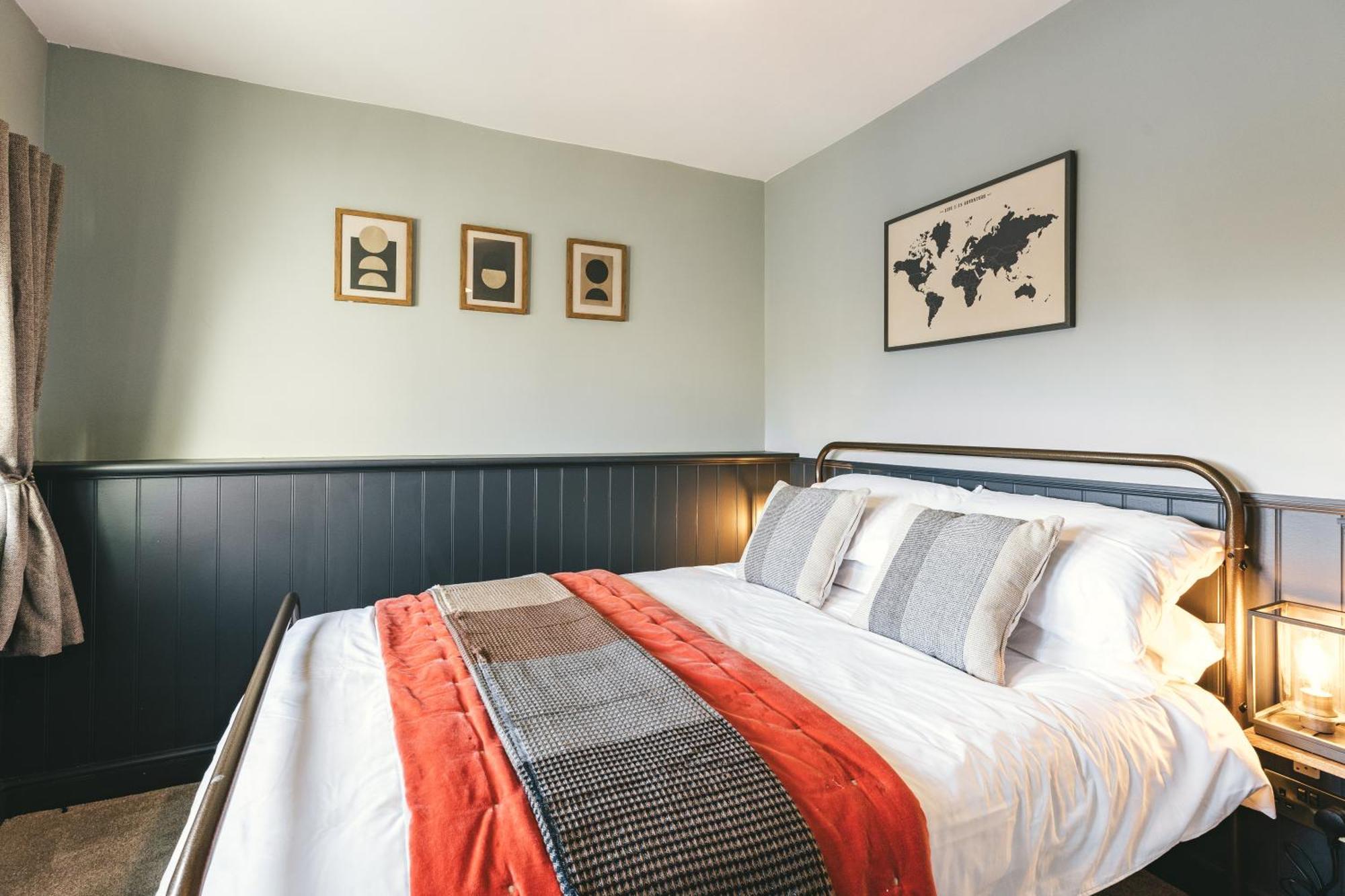 House With A Cinema And Games Room, Sleeps 17 *